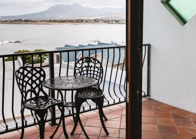 berg-en-zee-accommodation-family-room-1